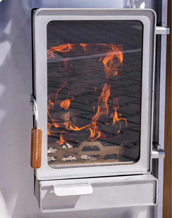 Holzofen Verta, Flammen durch die Glastür sichtbar