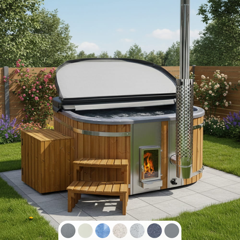 Quadratischer Hot Tub mit integriertem Verta-Ofen, geöffneter isolierter Abdeckung, Holztreppe und seitlicher Filterbox im Garten